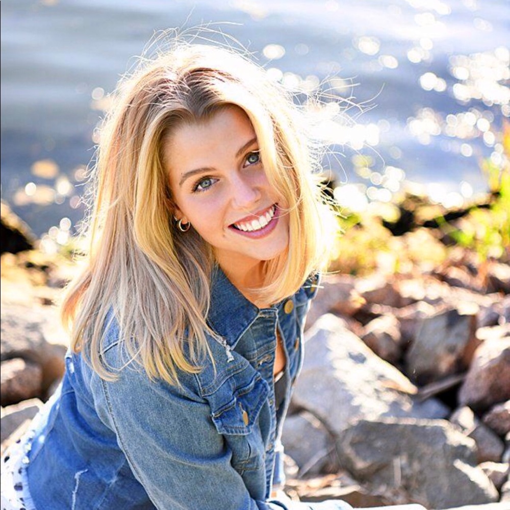 Meet your Posher, Abbie